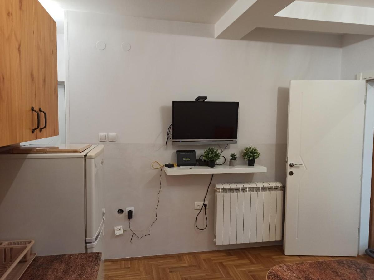 Ema Lux 3 Lejlighed Novi Sad Eksteriør billede